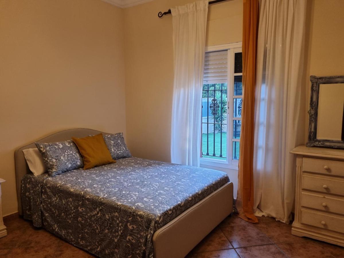 Vacaciones De Lujo.Chalet Piscina Y Playa.El Puerto Эль-Пуэрто-де-Санта-Мария Экстерьер фото